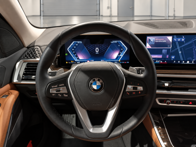 BMW X5 xDrive40e – Fahrerplatz